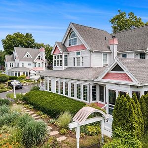 Yelton Manor Bed And Breakfast